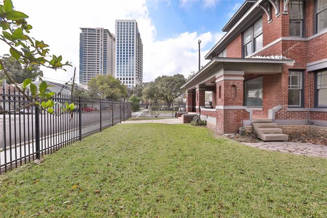 816 Hawthorne Street, Houston, TX 77006