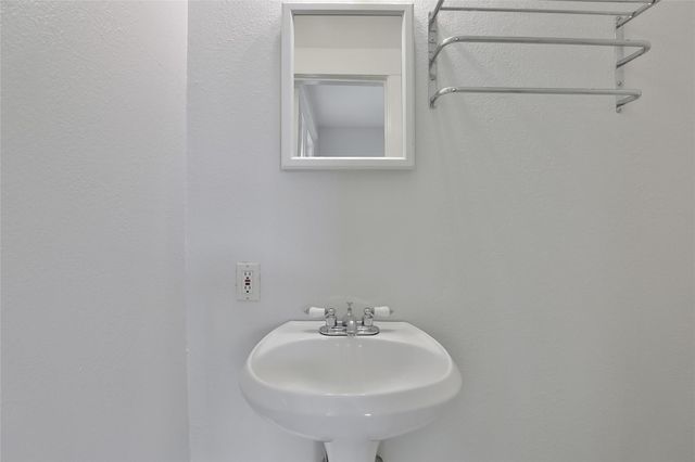 816 Hawthorne Street, Houston, TX 77006