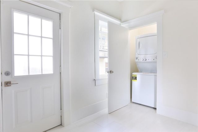 816 Hawthorne Street, Houston, TX 77006