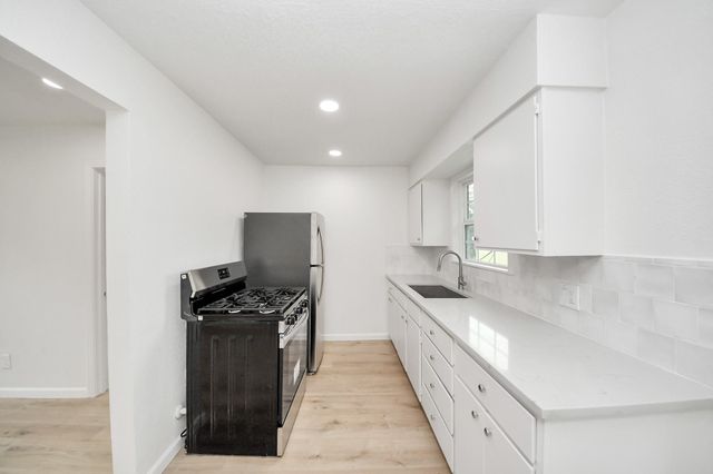 816 Hawthorne Street, Houston, TX 77006