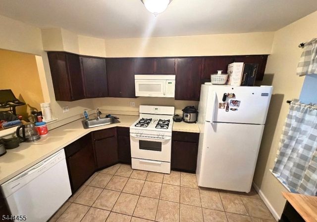 48 Nottingham Way, Franklin Twp., NJ 08873