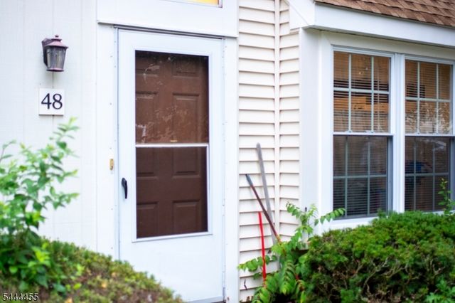 48 Nottingham Way, Franklin Twp., NJ 08873
