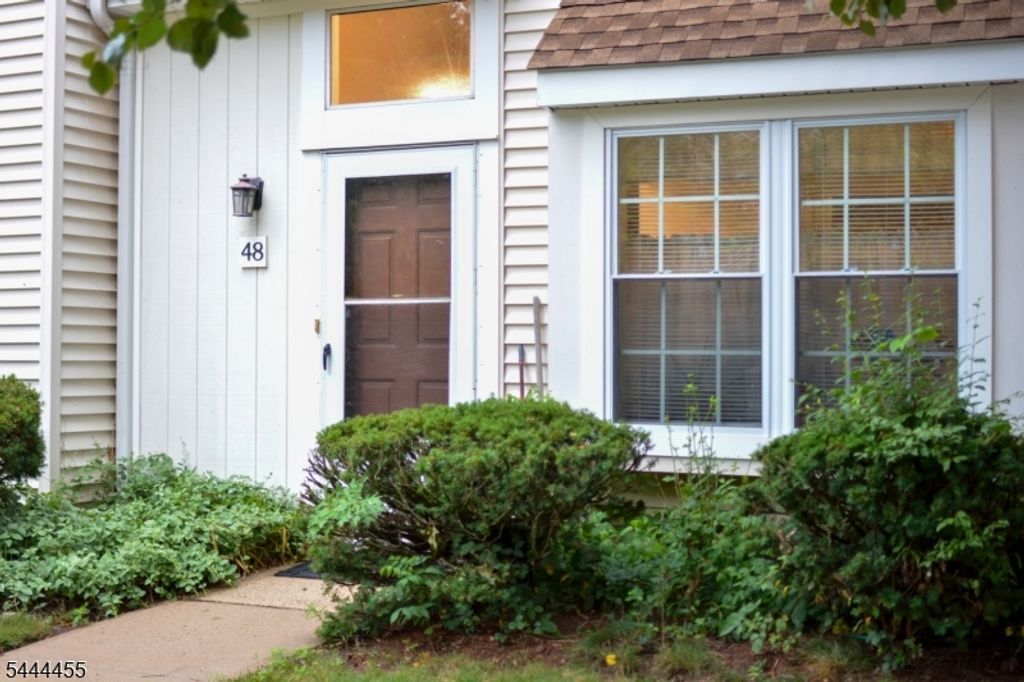 48 Nottingham Way, Franklin Twp., NJ 08873