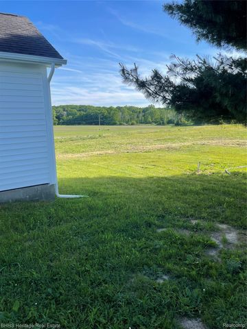 5435 Byron Road, Howell Township, MI 48855