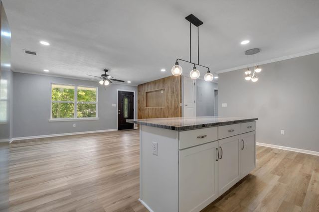 2533 Willamette Road, Tallahassee, FL 32303
