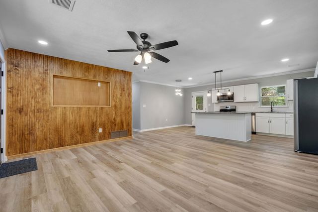 2533 Willamette Road, Tallahassee, FL 32303