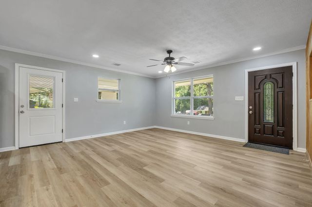 2533 Willamette Road, Tallahassee, FL 32303