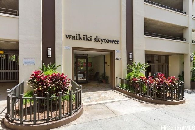 2410 Cleghorn Street 1704, Honolulu, HI 96815