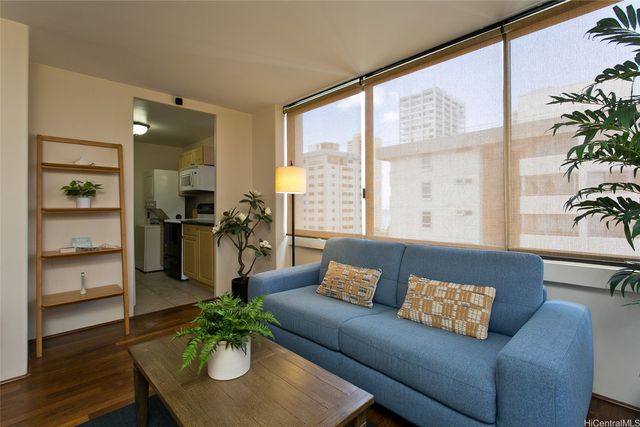 2410 Cleghorn Street 1704, Honolulu, HI 96815