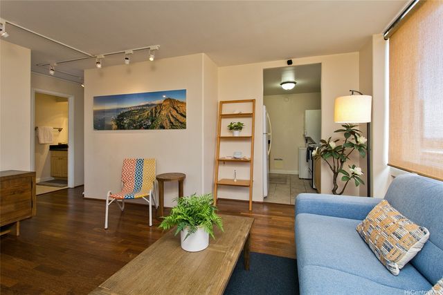 2410 Cleghorn Street 1704, Honolulu, HI 96815