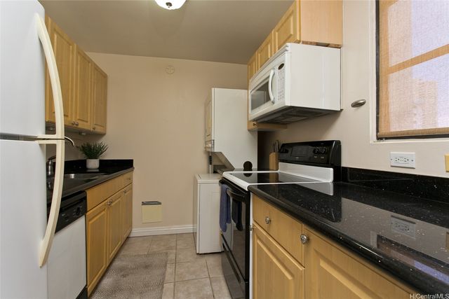 2410 Cleghorn Street 1704, Honolulu, HI 96815