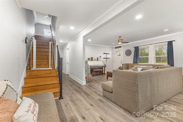 2752 Peachtree Road, Statesville, NC 28625