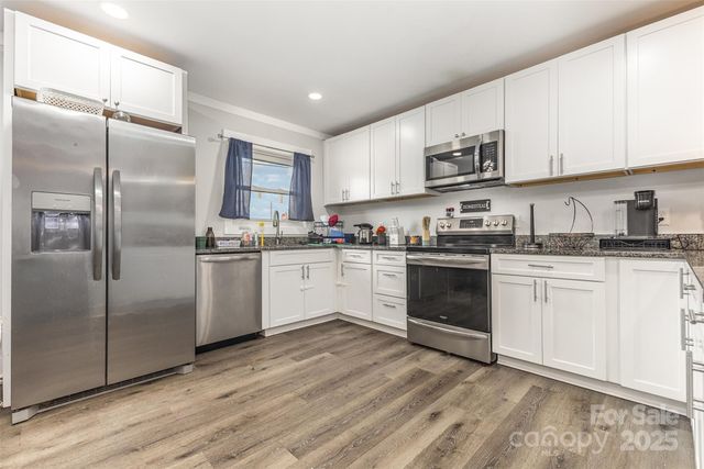 2752 Peachtree Road, Statesville, NC 28625