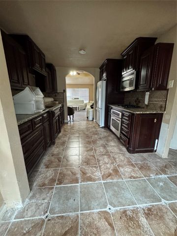 2717 Avenue I, Fort Worth, TX 76105