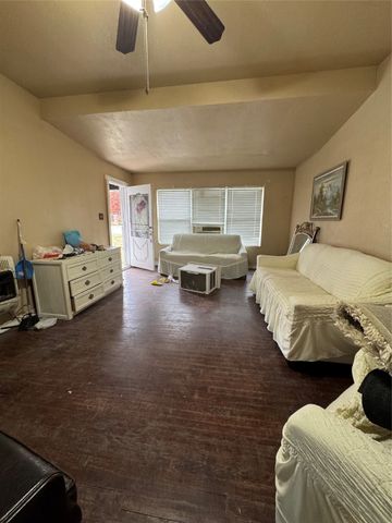 2717 Avenue I, Fort Worth, TX 76105