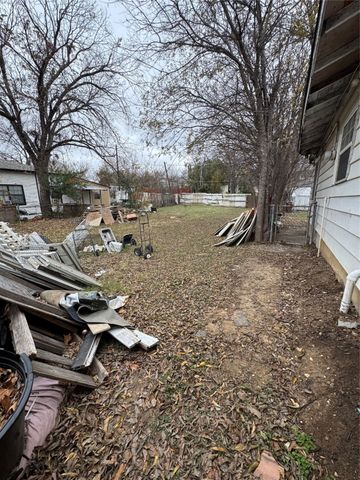 2717 Avenue I, Fort Worth, TX 76105