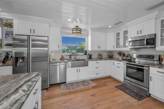 110 CARLYLE CIRCLE, Palm Harbor, FL 34683