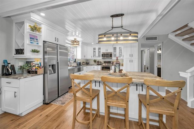 110 CARLYLE CIRCLE, Palm Harbor, FL 34683