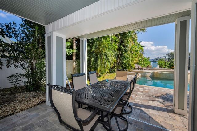 110 CARLYLE CIRCLE, Palm Harbor, FL 34683