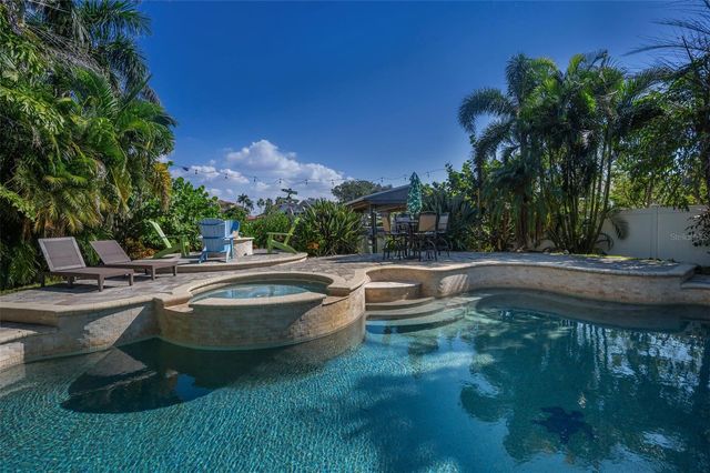 110 CARLYLE CIRCLE, Palm Harbor, FL 34683