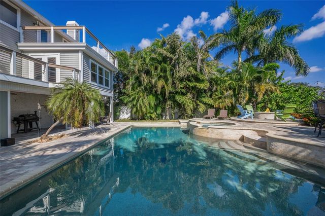 110 CARLYLE CIRCLE, Palm Harbor, FL 34683