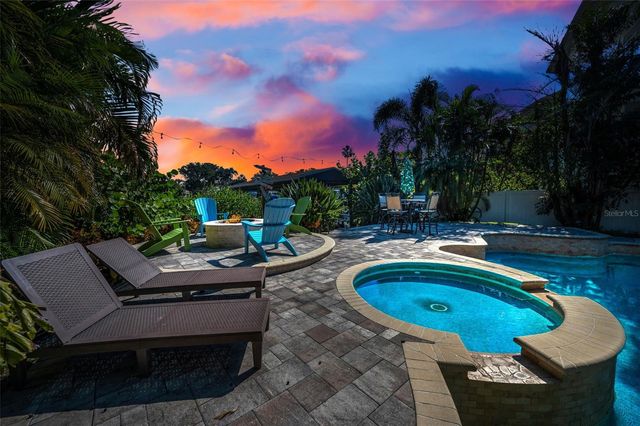 110 CARLYLE CIRCLE, Palm Harbor, FL 34683