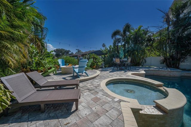 110 CARLYLE CIRCLE, Palm Harbor, FL 34683