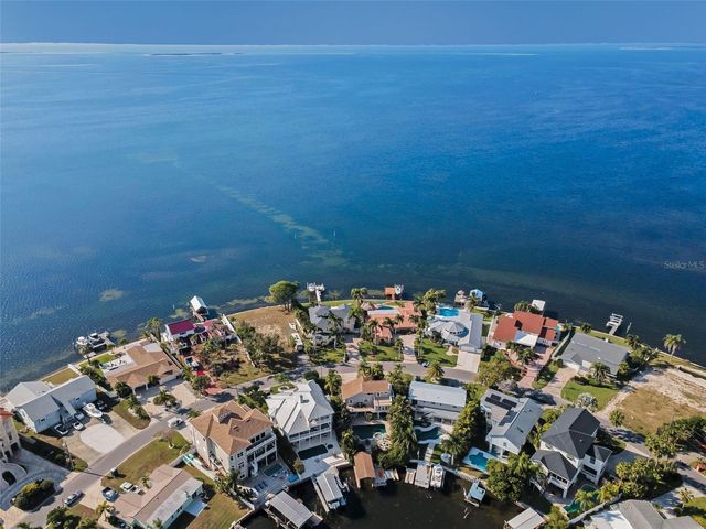 110 CARLYLE CIRCLE, Palm Harbor, FL 34683