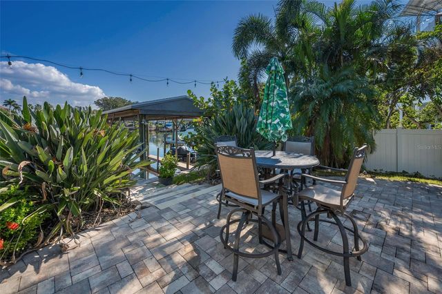 110 CARLYLE CIRCLE, Palm Harbor, FL 34683