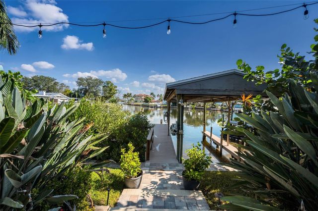 110 CARLYLE CIRCLE, Palm Harbor, FL 34683