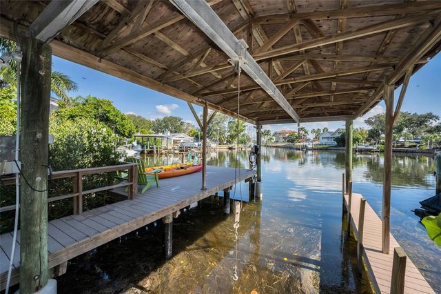 110 CARLYLE CIRCLE, Palm Harbor, FL 34683