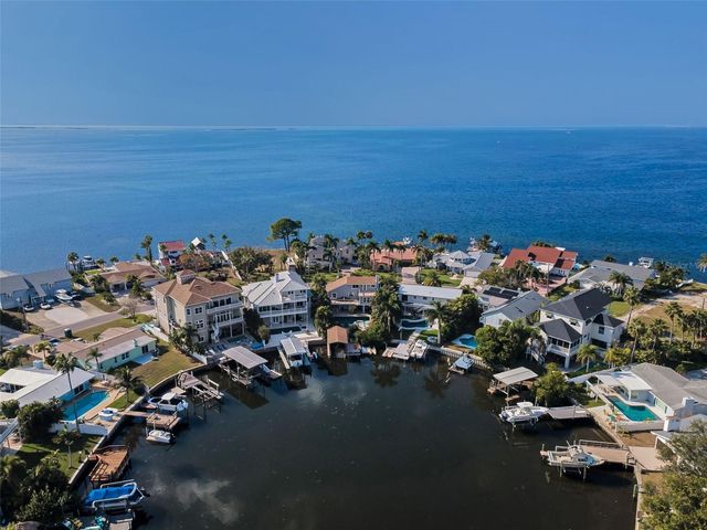 110 CARLYLE CIRCLE, Palm Harbor, FL 34683