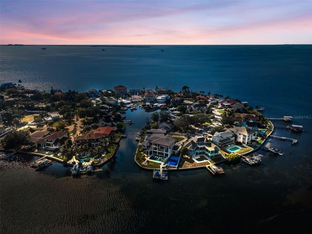 110 CARLYLE CIRCLE, Palm Harbor, FL 34683