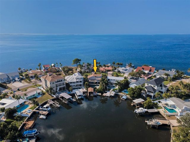 110 CARLYLE CIRCLE, Palm Harbor, FL 34683