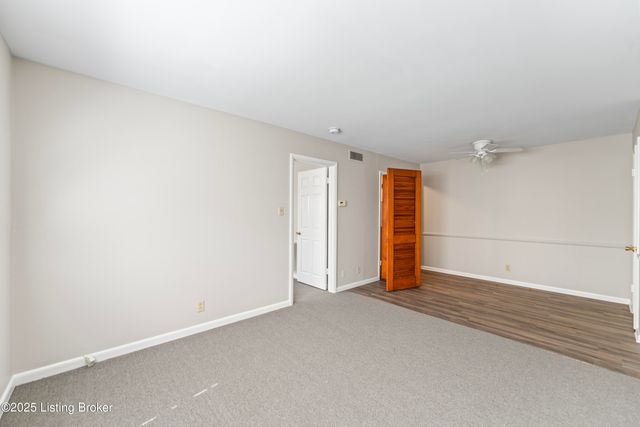 2220 Heather Ln 8, Louisville, KY 40218