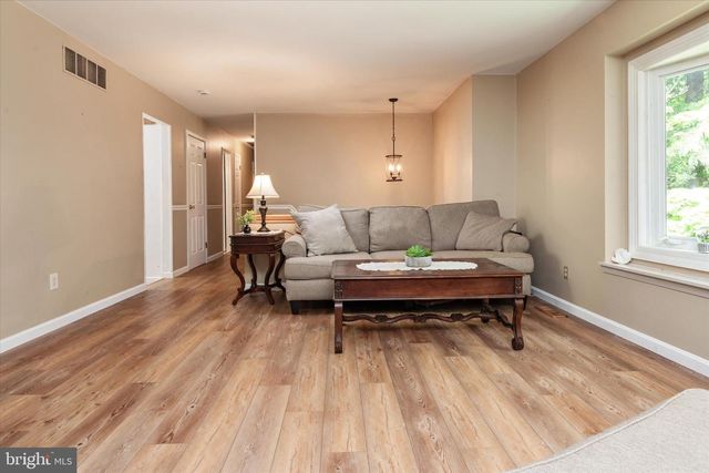 2194 HALLMARK CT, Gambrills, MD 21054