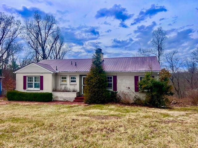 2209 S Inwood Drive, Huntington, WV 25701