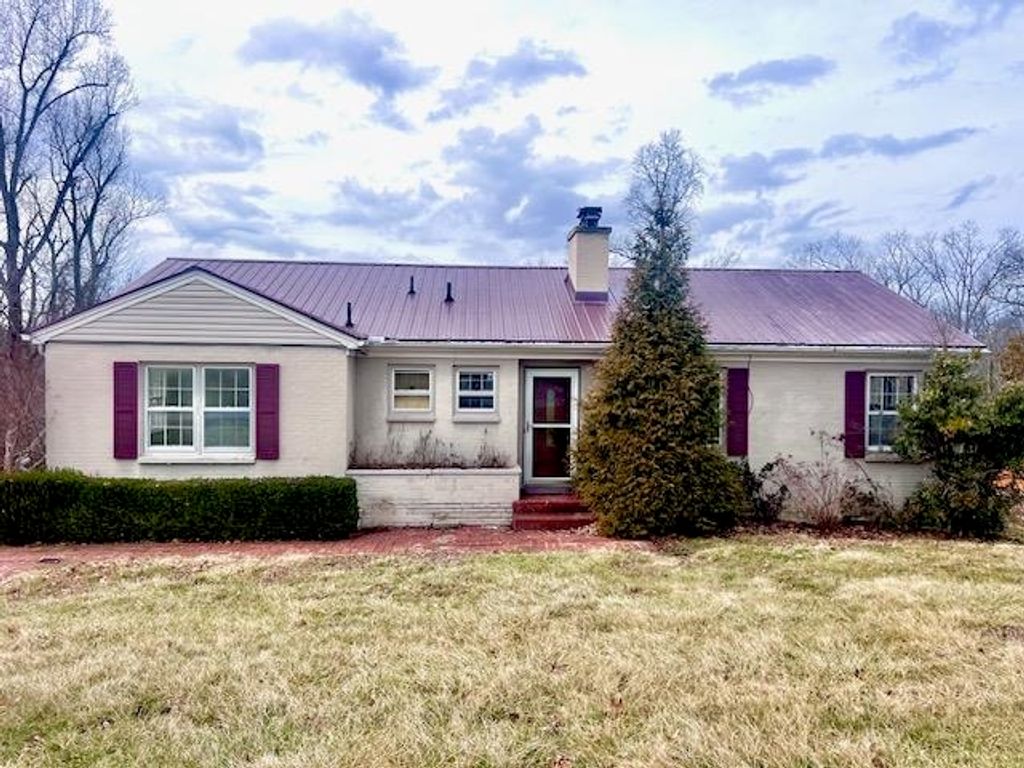 2209 S Inwood Drive, Huntington, WV 25701