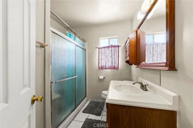 2725 Adriatic Avenue, Long Beach, CA 90810