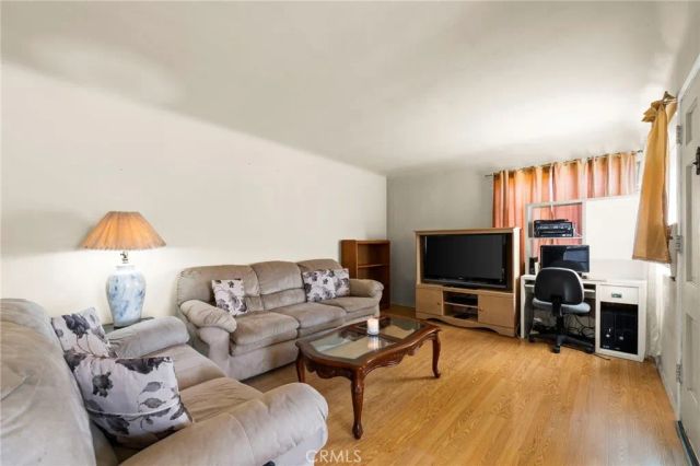 2725 Adriatic Avenue, Long Beach, CA 90810