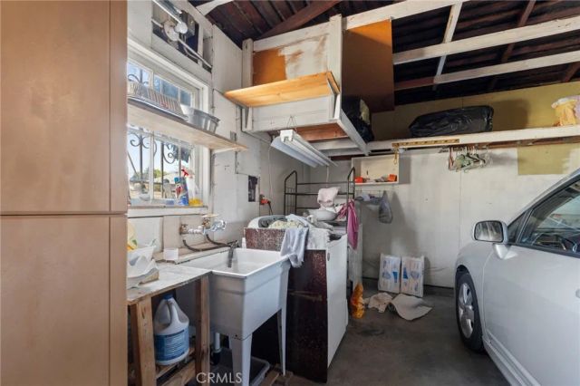 2725 Adriatic Avenue, Long Beach, CA 90810