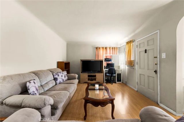 2725 Adriatic Avenue, Long Beach, CA 90810