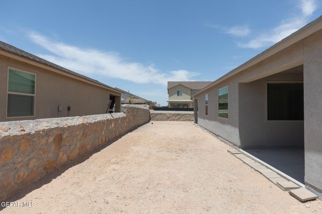 2725 MIKE PRICE Drive, El Paso, TX 79938