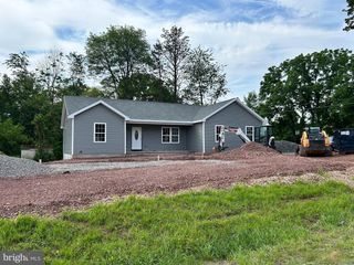 1178 CUSTER DR, Auburn, PA 17922