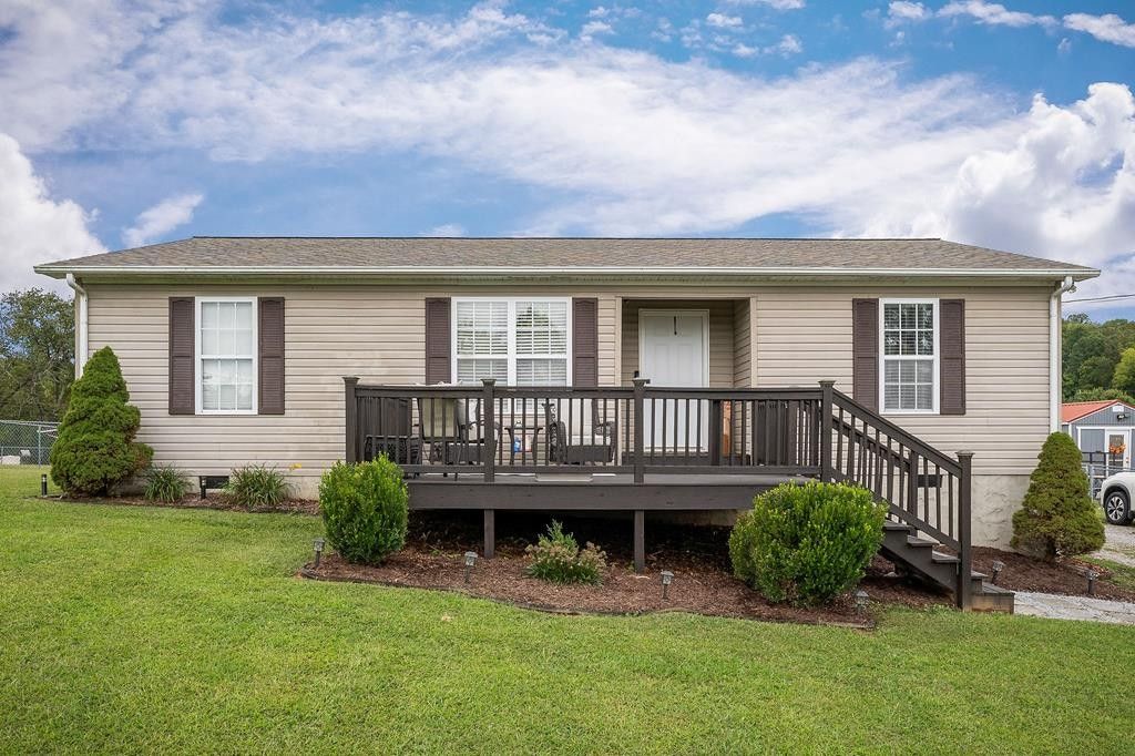 165 Charles Golden Rd, Sparta, TN 38583