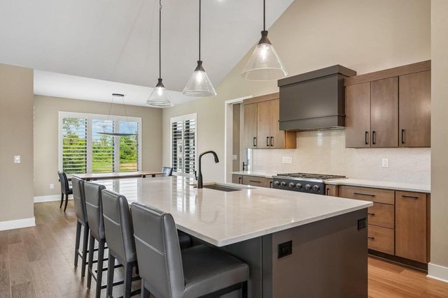 N69W17970 Haven DRIVE, Menomonee Falls, WI 53051