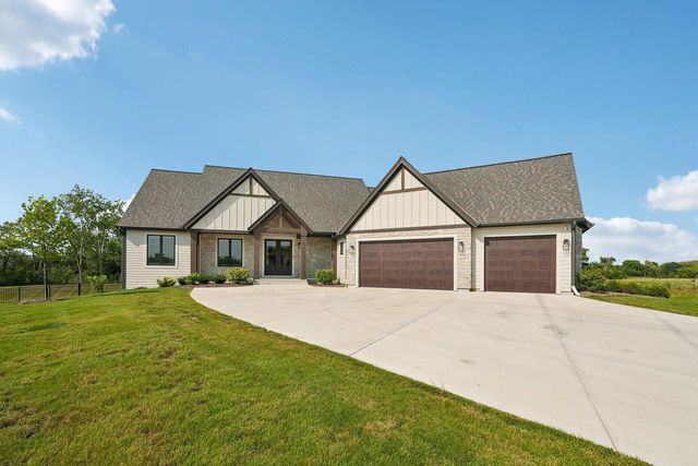 N69W17970 Haven DRIVE, Menomonee Falls, WI 53051