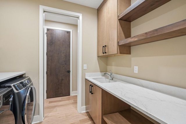 N69W17970 Haven DRIVE, Menomonee Falls, WI 53051