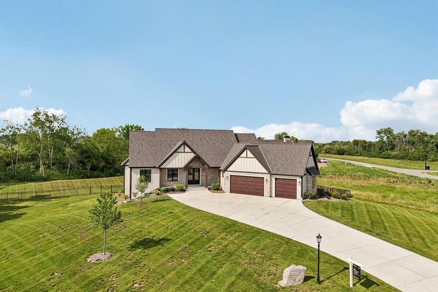 N69W17970 Haven DRIVE, Menomonee Falls, WI 53051