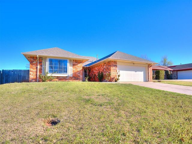 313 W Grand Teton Court, Yukon, OK 73099